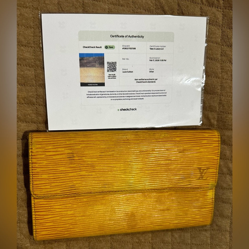 Louis Vuitton Yellow Epi Leather Wallet / Fold-Over Clutch – Vintage